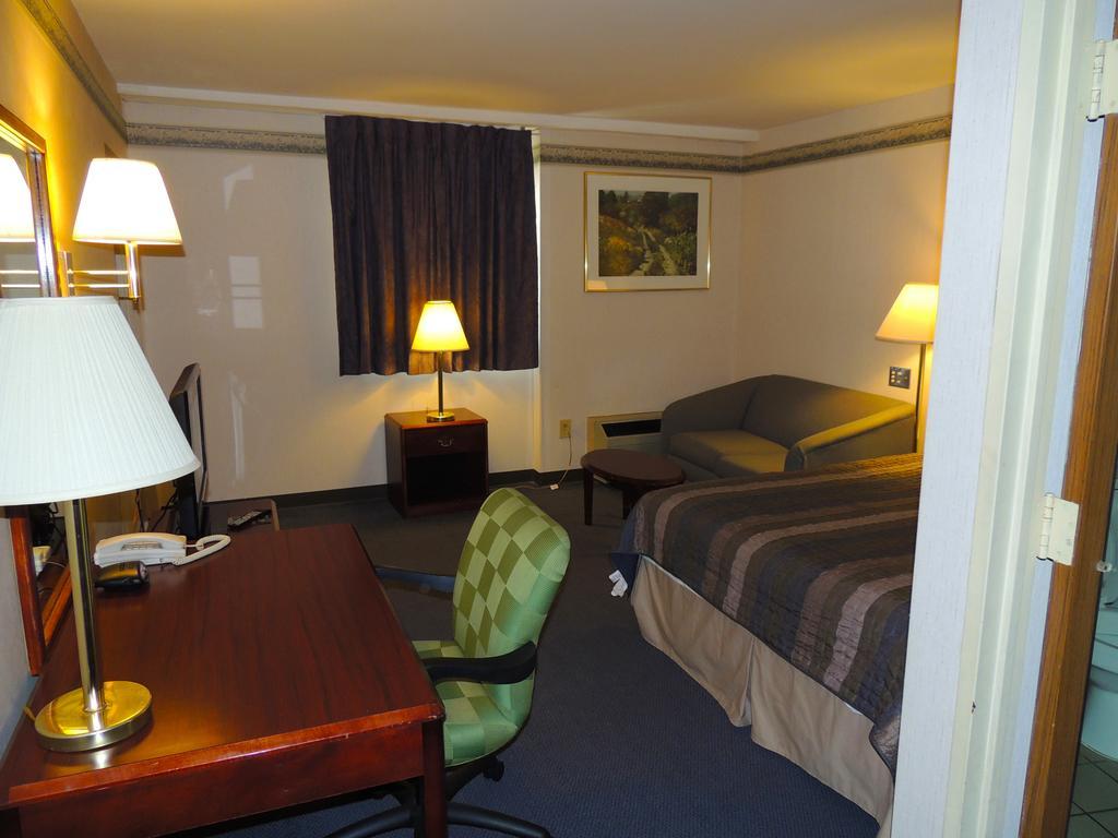 Budget Host Inn & Suites Fertility Rom bilde