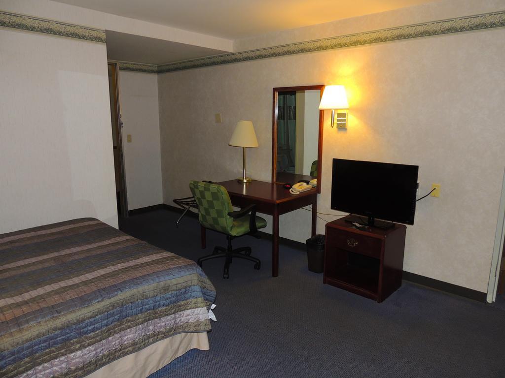 Budget Host Inn & Suites Fertility Rom bilde