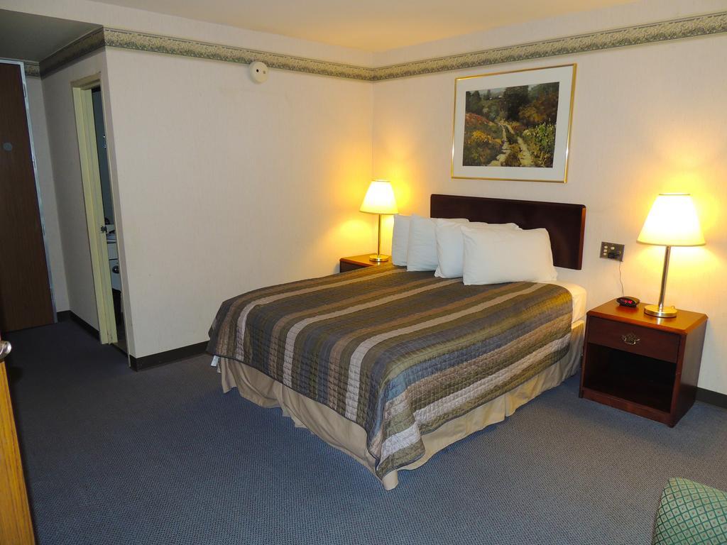 Budget Host Inn & Suites Fertility Rom bilde