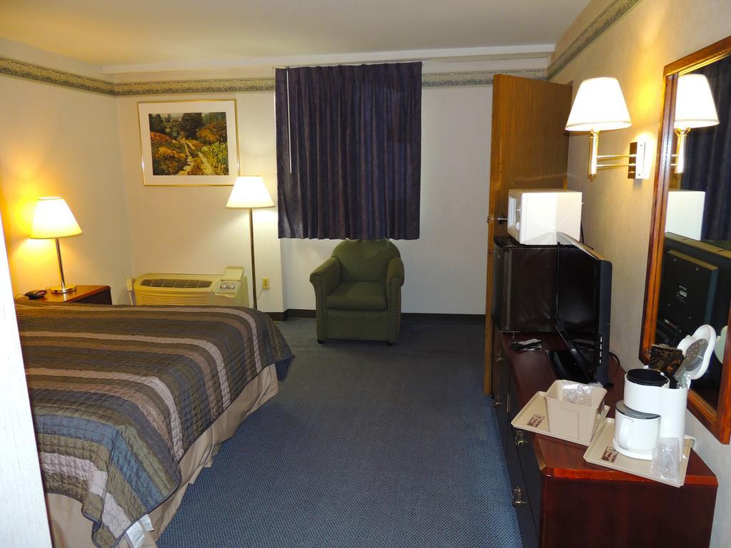 Budget Host Inn & Suites Fertility Rom bilde