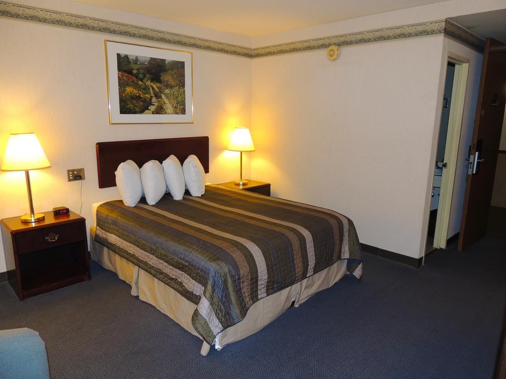 Budget Host Inn & Suites Fertility Rom bilde